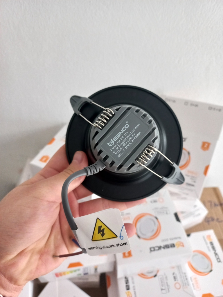 z3360197473065-9ef2b3ea30ee1b6b9fdbb9816cebfad0 Đèn LED Âm trần 7w 3 chế độ Viền Đen Bạc