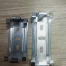 Kẹp Máng Chống Ẩm Đơn