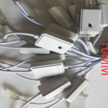 Nguồn Cắm Đổi Màu 12mm 4 Liền Kim Sợi